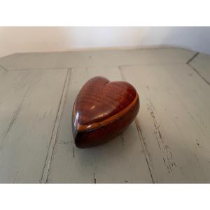 Old Snuff Box In Carved Wood Heart Shape Late 19th Century