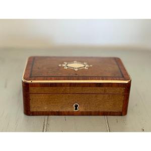 Old Small Napoleon III Box In Rosewood And Burl Around 1870 19th Century Marquetry