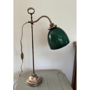 Ancienne lampe de bureau à poser vers 1900 en laiton avec son opaline vert anglais