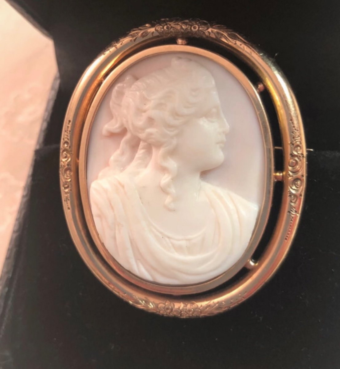 Shell Cameo /14k Gold-photo-1