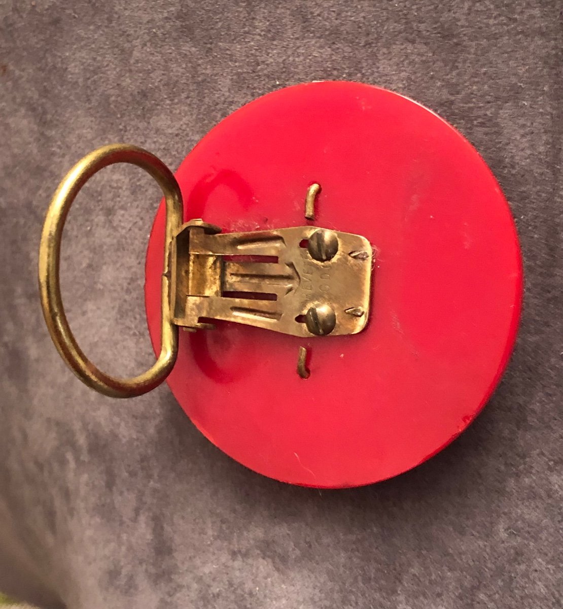 Brooch - Red Bakelite Clips-photo-1