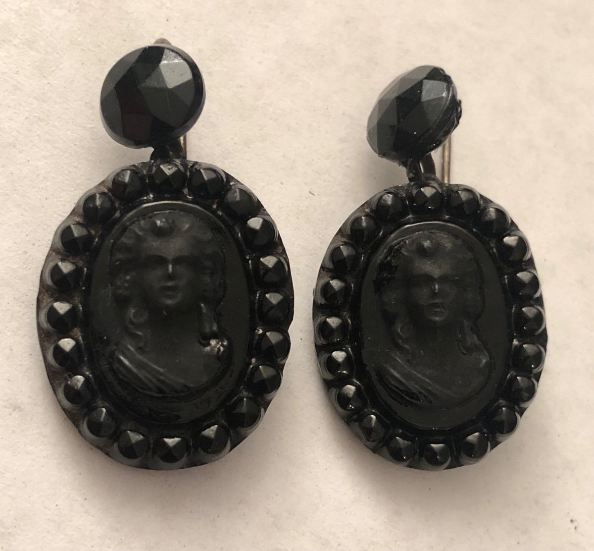 Jaïs Earrings-photo-2