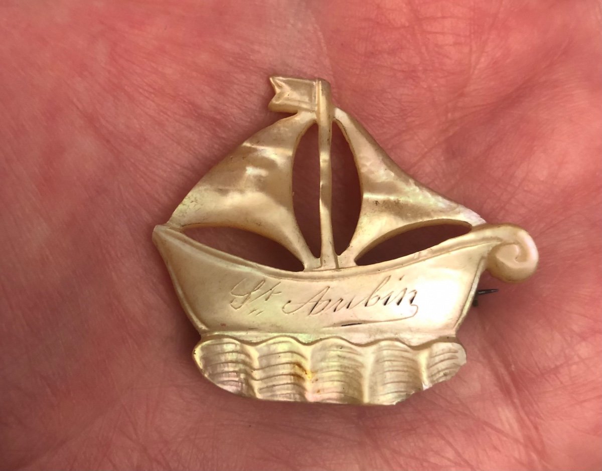 Mother Of Pearl Brooch -photo-2