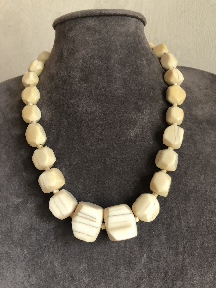 Antique Ivory Necklace -photo-1