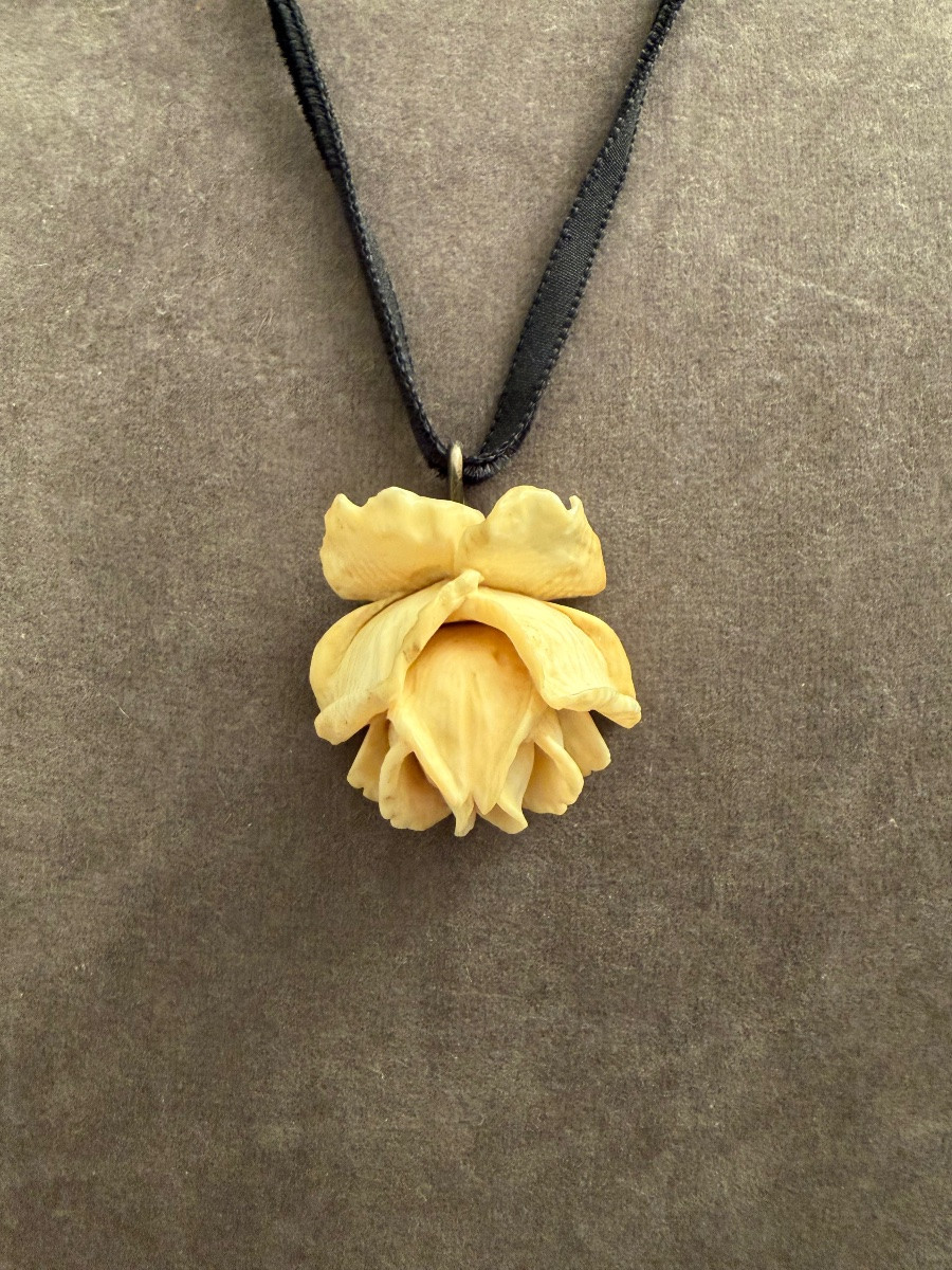 Rose Pendant From Dieppe -photo-2