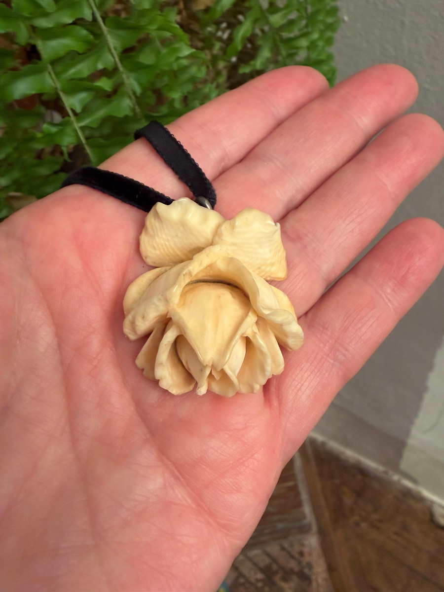 Rose Pendant From Dieppe -photo-2
