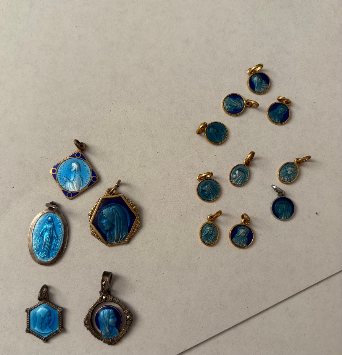 Lot Of Religious Medals -photo-3