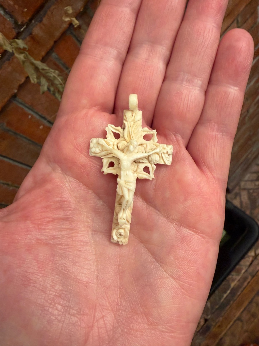 Croix ancienne ivoire de Dieppe -photo-3