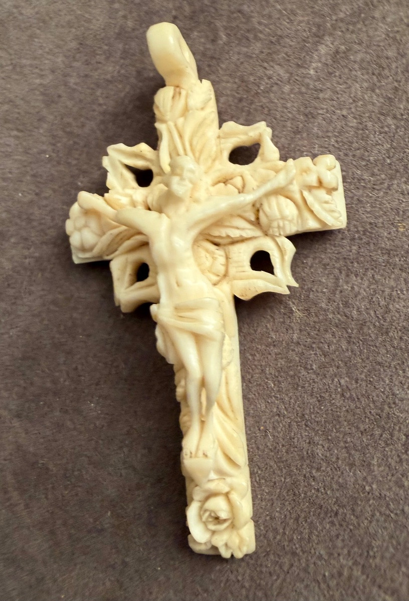 Croix ancienne ivoire de Dieppe -photo-3