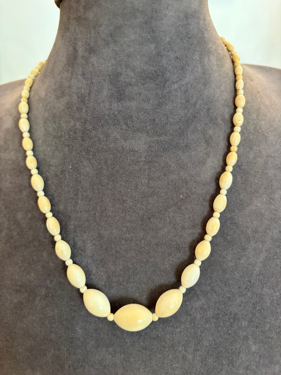 Antique Ivory Necklace -photo-3