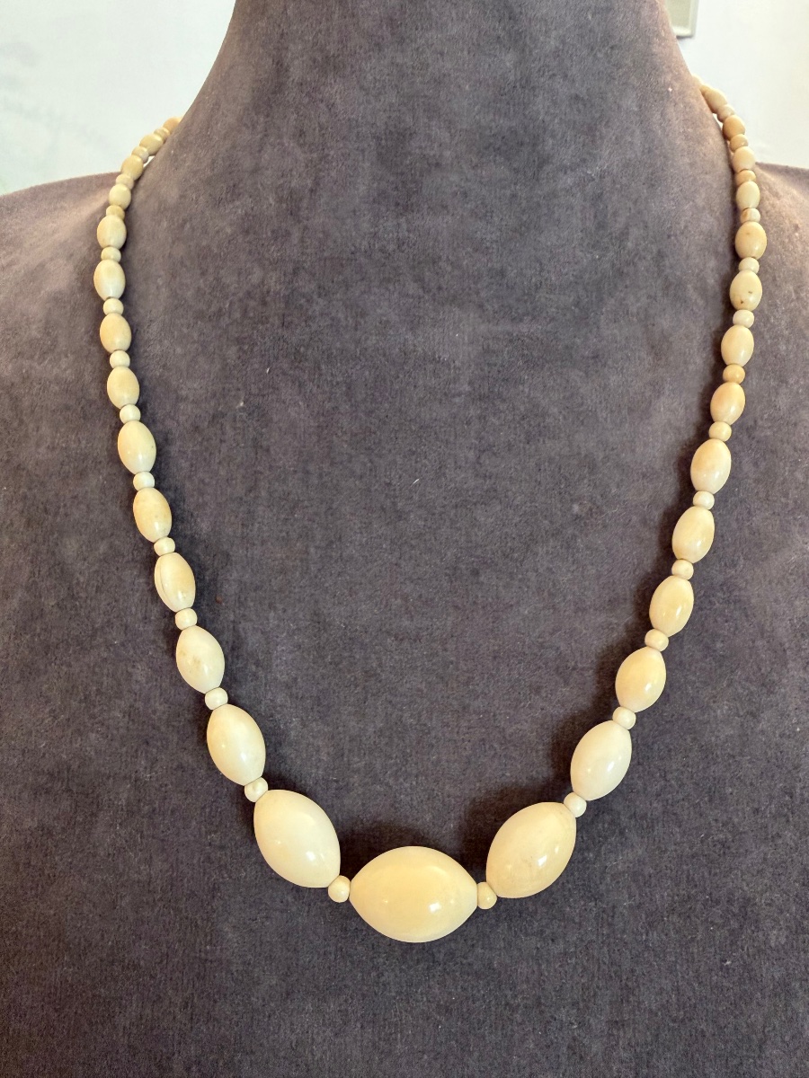 Antique Ivory Necklace 