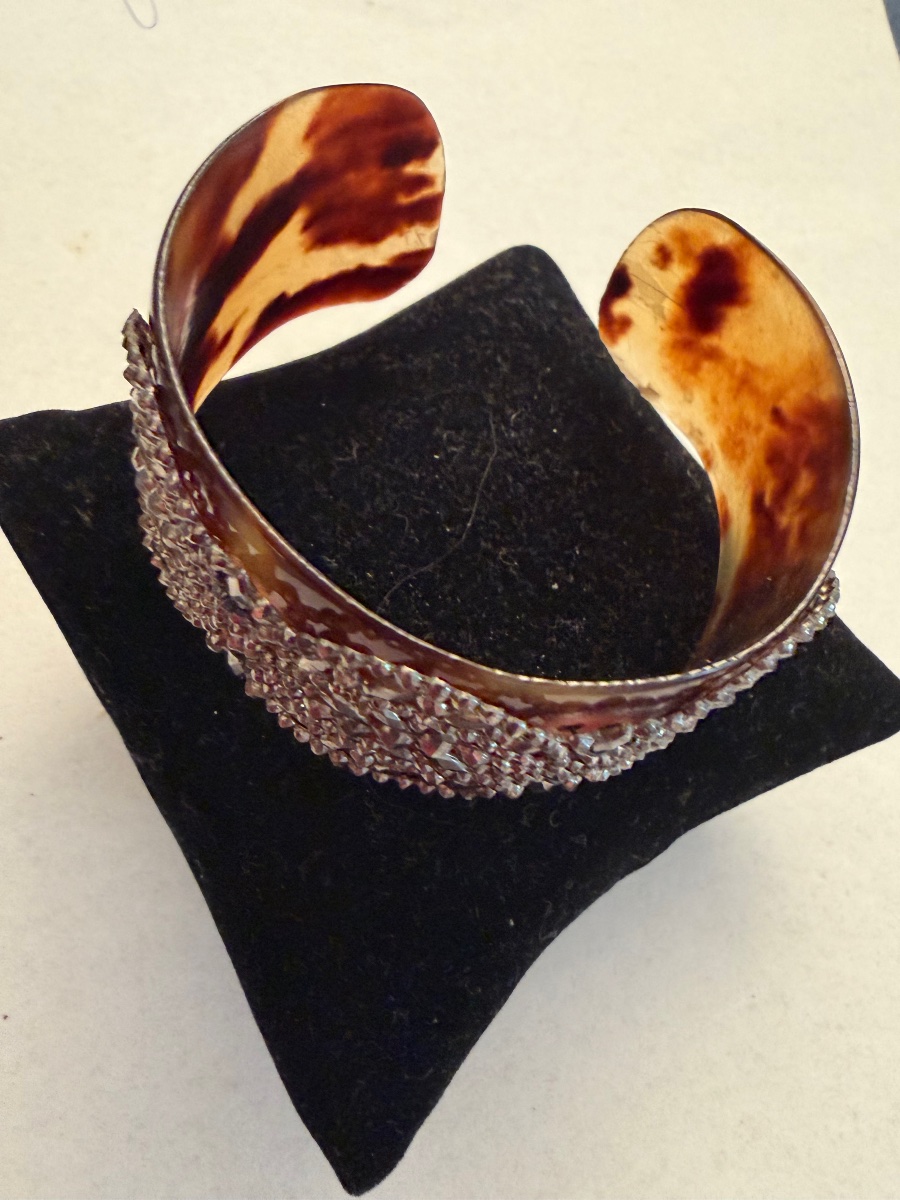 Horn And Steel Cuff Bracelet -photo-1