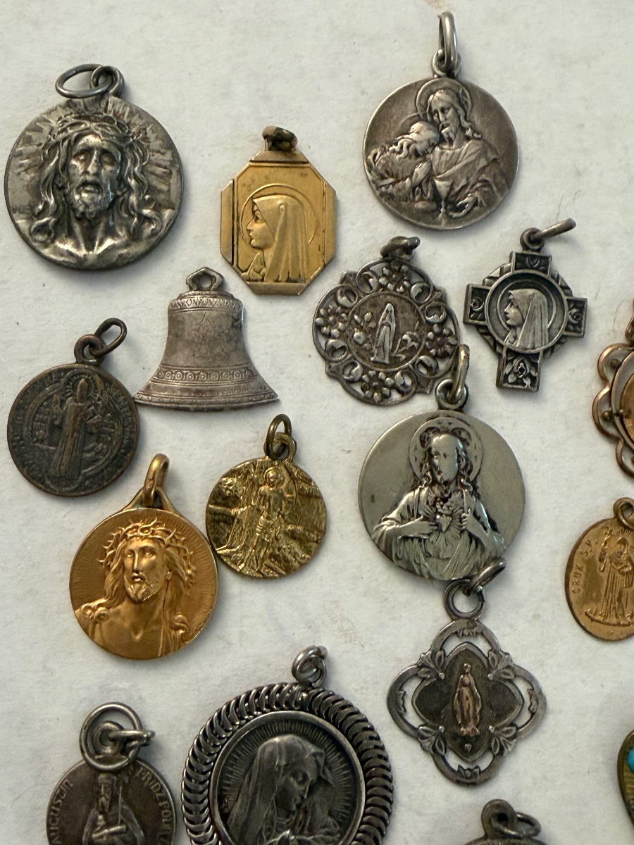 Lot des médailles religieuses -photo-2
