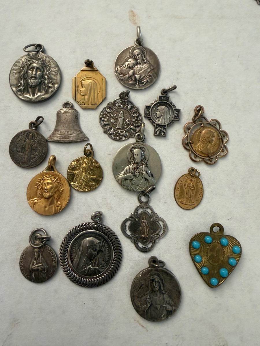 Lot des médailles religieuses -photo-4