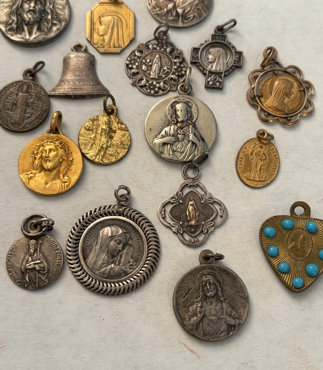 Lot des médailles religieuses -photo-2