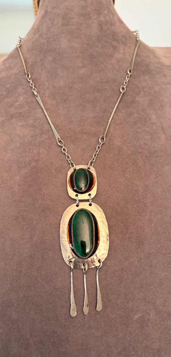 Collier métal  argenté  , émaux -photo-3