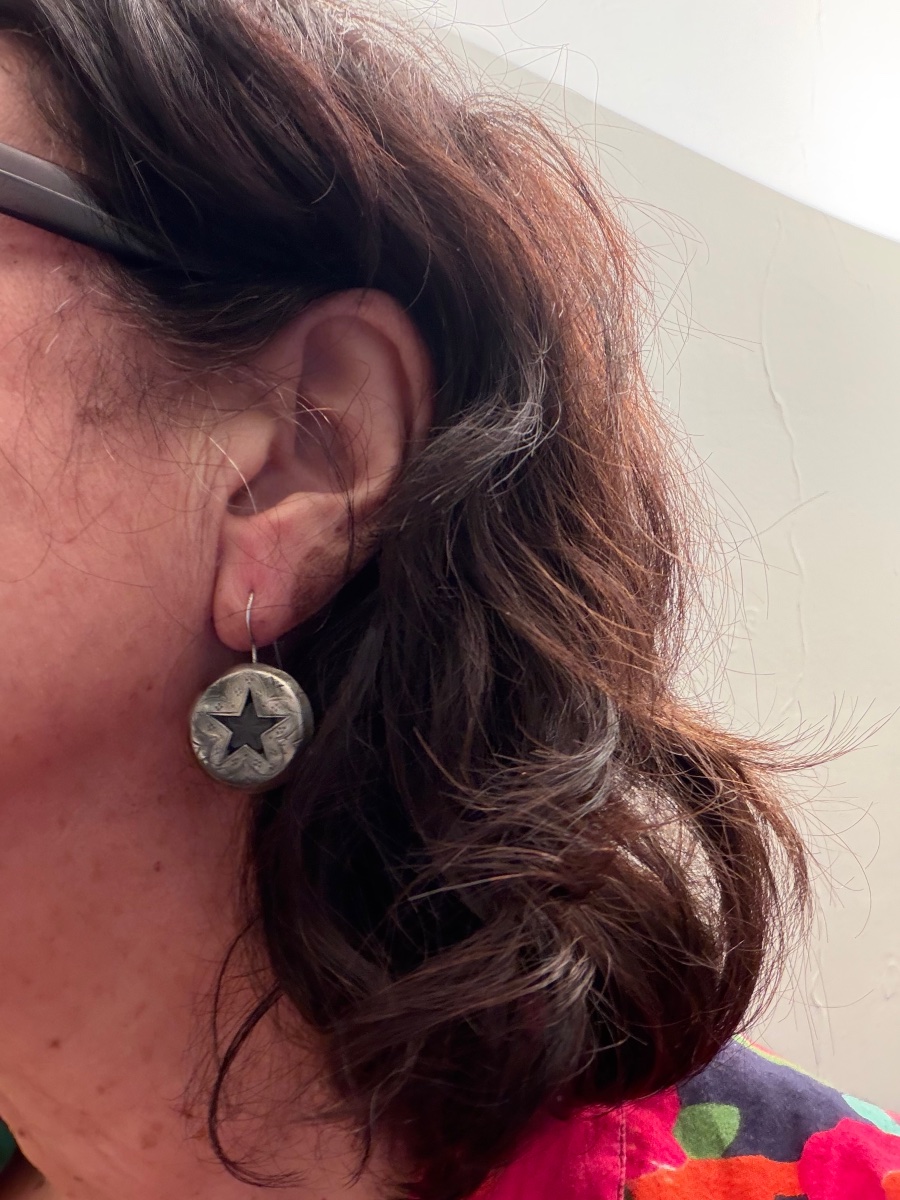 Boucles d’oreilles argent fossile 