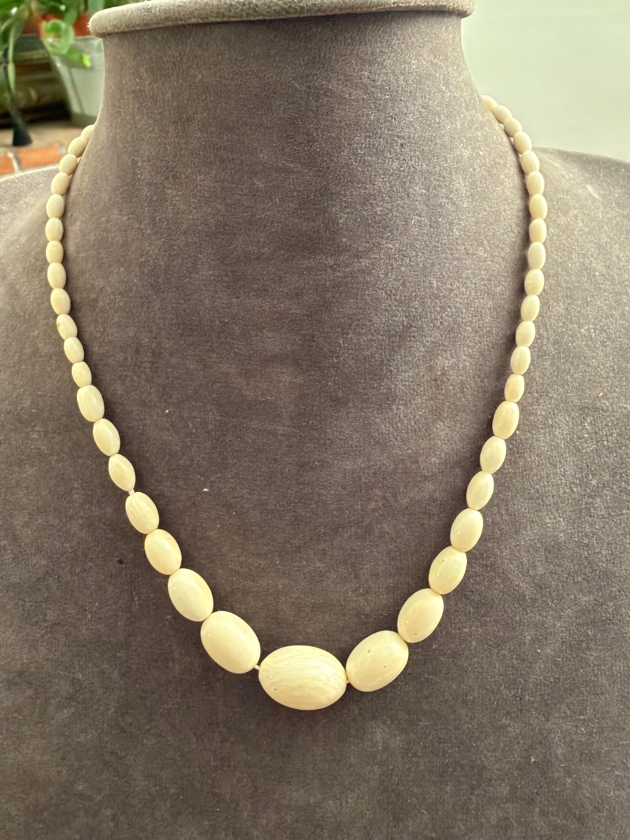 Antique Ivory Necklace -photo-3