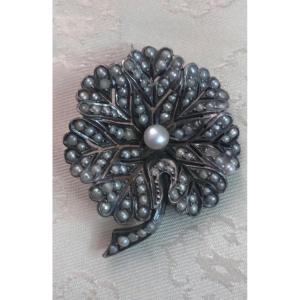 Silver Brooch /fine Pearls