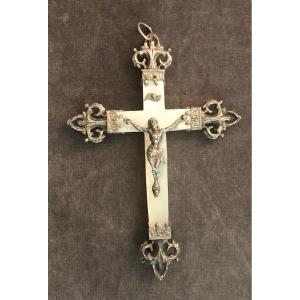 Old Silver / Mother-of-pearl Cross
