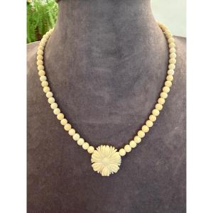 Petit collier Art-Nouveau ivoire