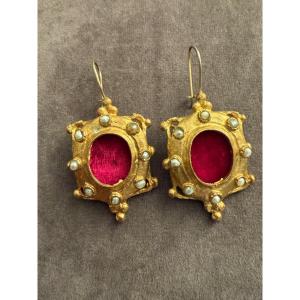 Boucles d’oreilles anciennes