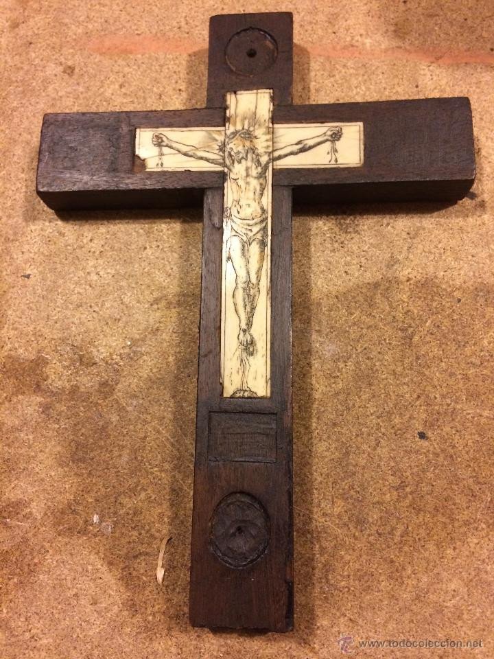 Reliquary Cross In Wood And Bone With Incised Crucifix - Spain, 19th Century