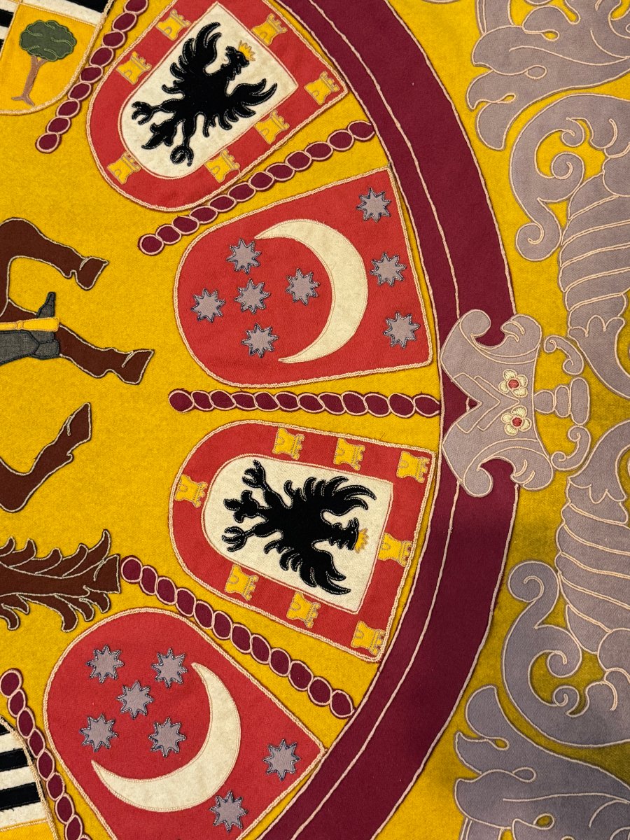 Large Heraldic Tapestry Depicting The Twelve Lineages Of Soria—spain, Ca. 1920-photo-3