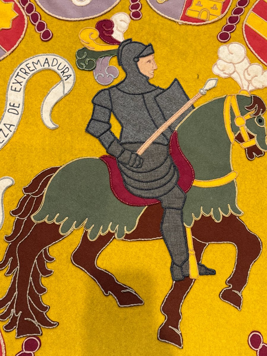 Large Heraldic Tapestry Depicting The Twelve Lineages Of Soria—spain, Ca. 1920-photo-1