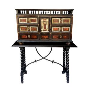 Cabinet Napolitain avec Socle - XVIIIème