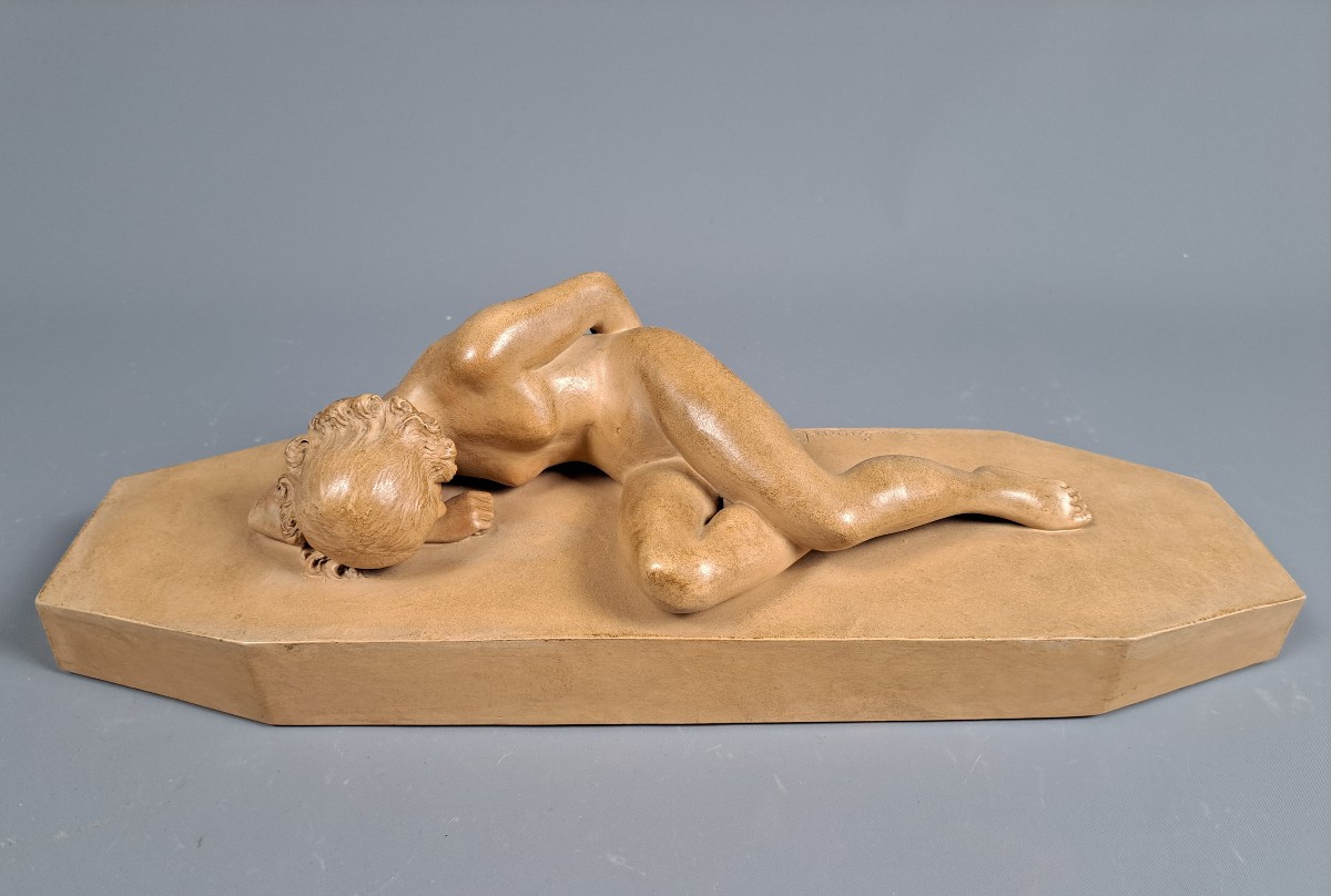 "Nue Endormie", Terre Cuite Début XXème.