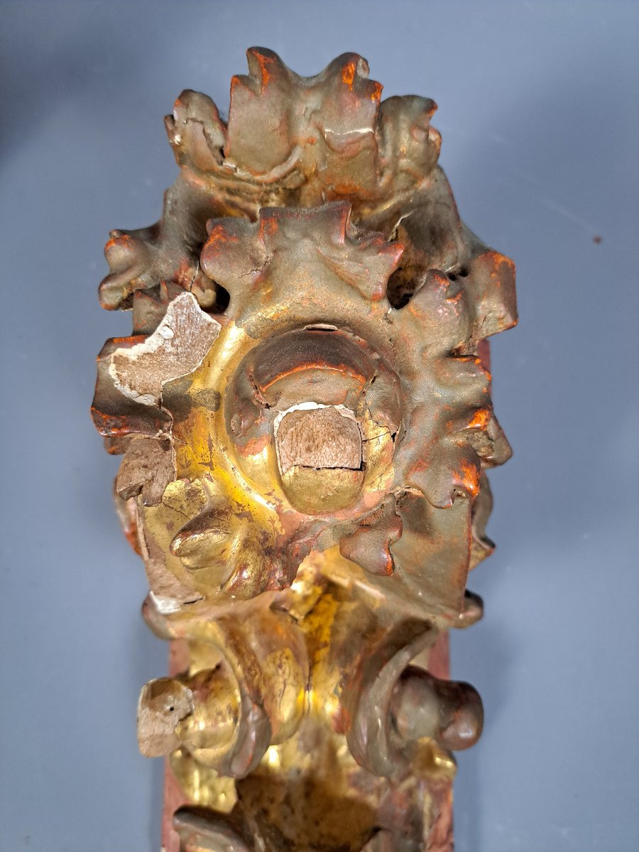 Paire de corbeaux de style baroque en bois doré.-photo-2