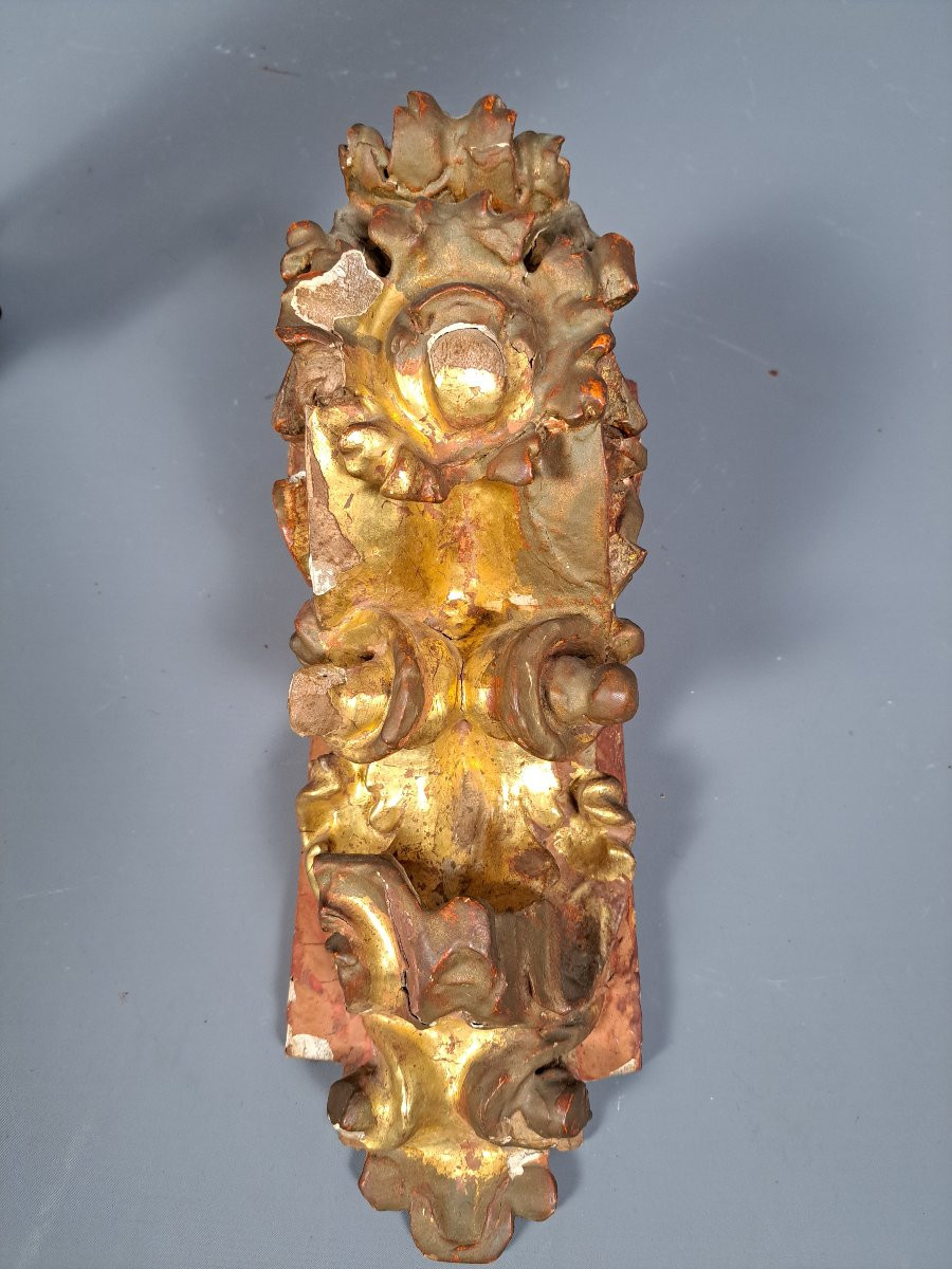 Paire de corbeaux de style baroque en bois doré.-photo-3