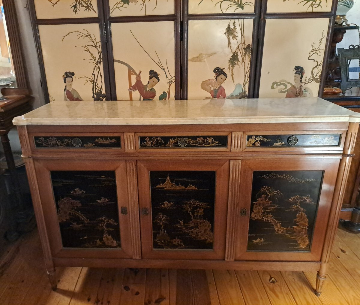 Enfilade de style Louis XVI à décors de laques japonaises-photo-1