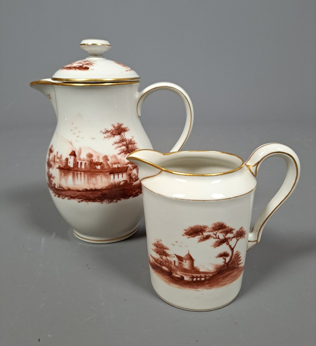 Partie de service à café / Thé, et assiettes à dessert de la maison Damon et Delente à Paris.-photo-1