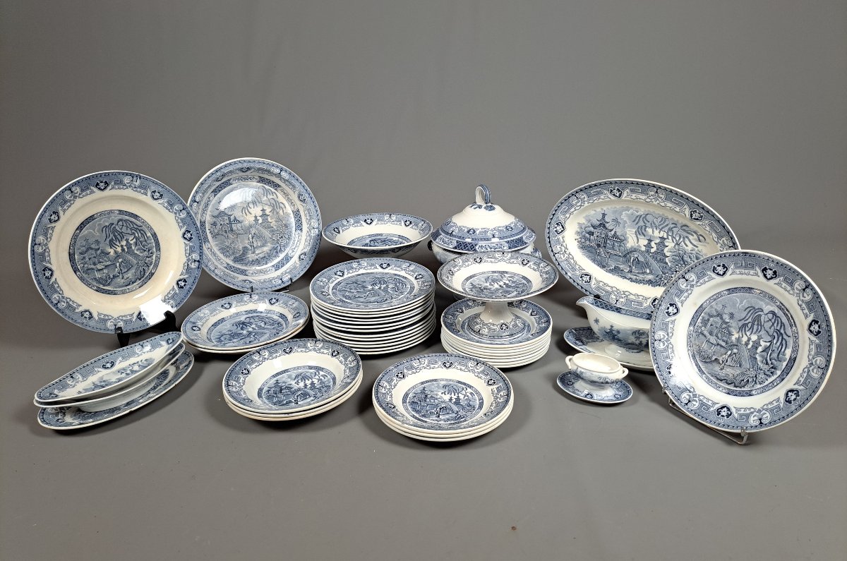 Yeddo Dinner Service, From Sarreguemines, Late 19th/early 20th Century.