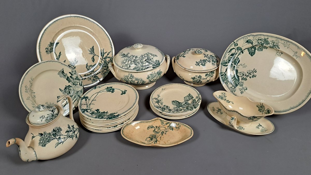 Part Of A "chartreuse" Pattern Earthenware  Dinner Service - Vieillard Bordeaux Factory