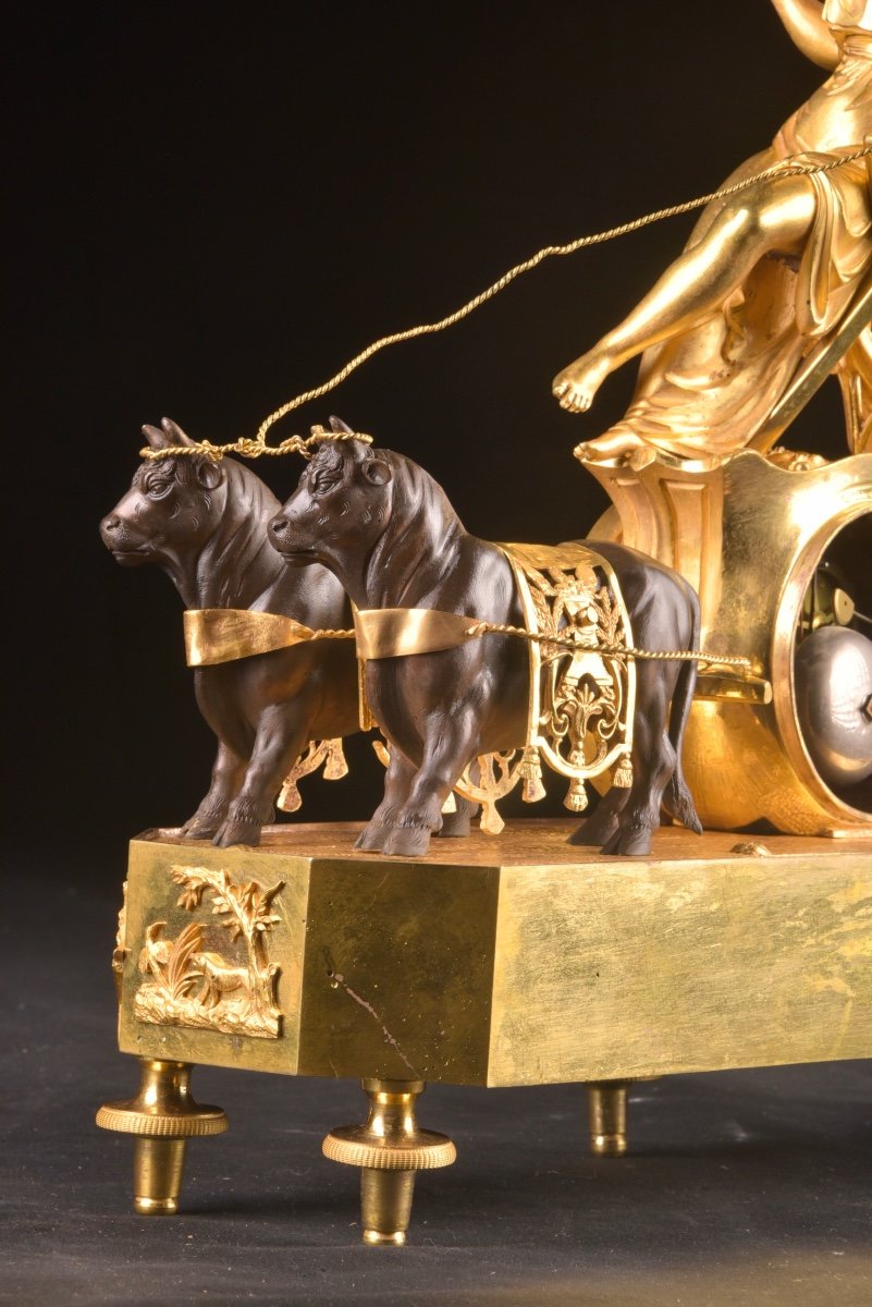 Pendule de cheminée Louis XVI "Le char de Cérès", en bronze doré et patiné-photo-4