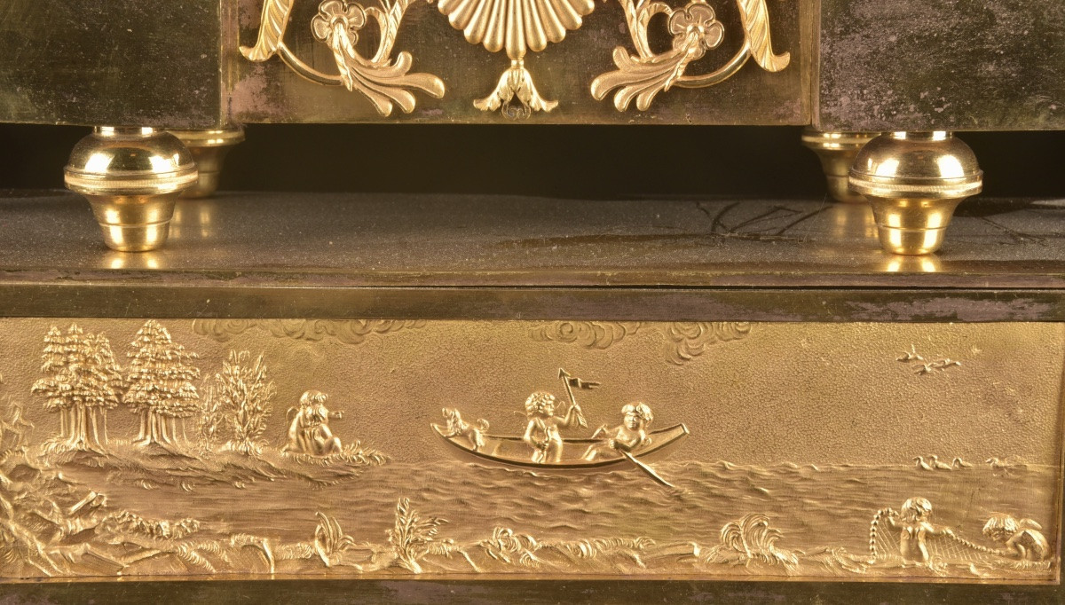 Pendule en bronze doré, Paris, période Empire, par Lepaute-photo-1