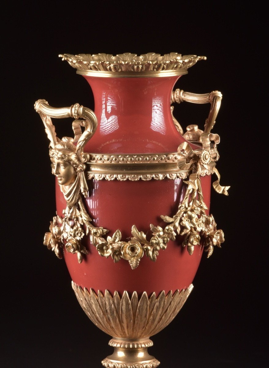 A French Napoleon III Ormolu-mounted Oxblood Glass Vase-photo-3