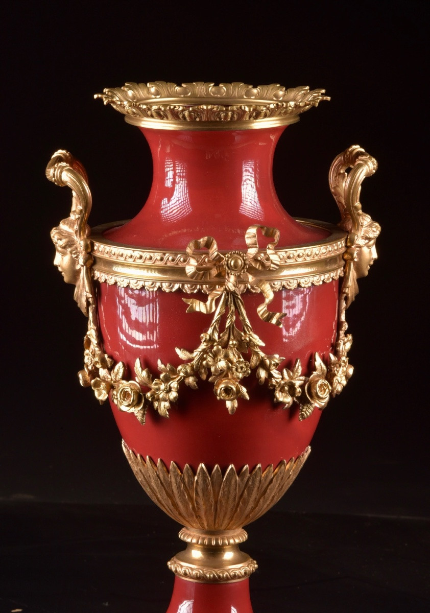 A French Napoleon III Ormolu-mounted Oxblood Glass Vase-photo-5