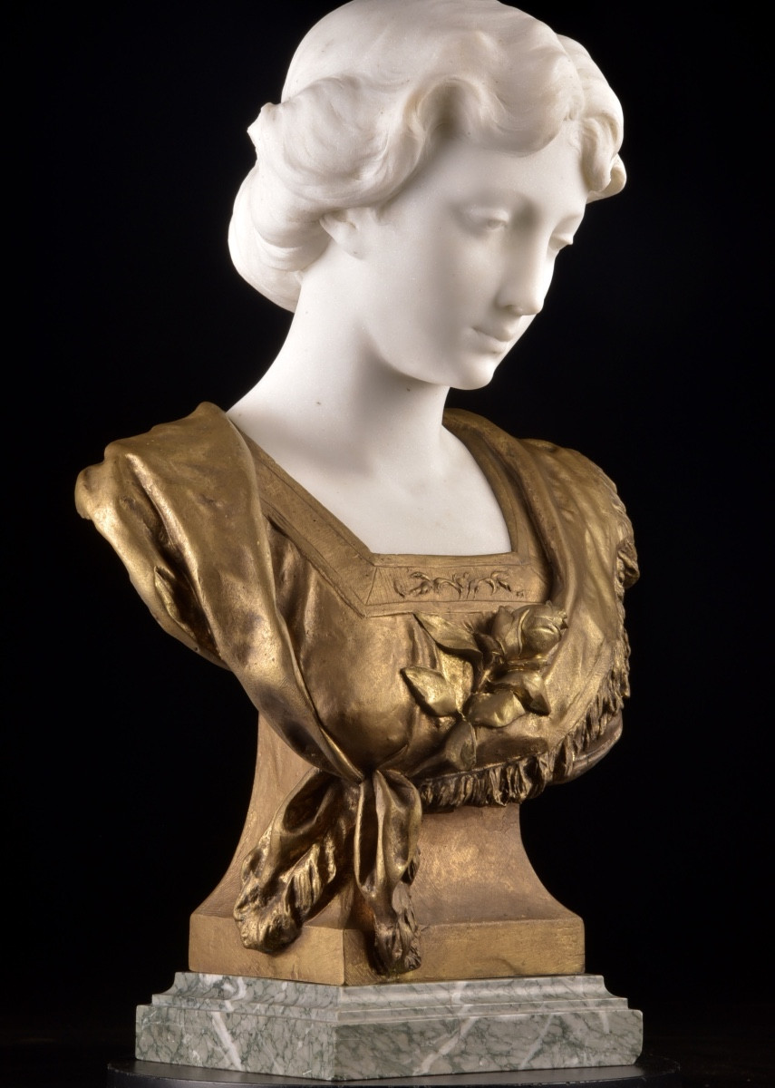 Buste de jeune femme en marbre de Carrare et bronze, signée Nasi, Italie, fin XIXe – début XXe 