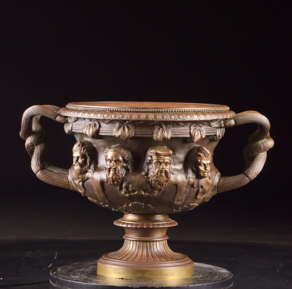 Vase Warwick Vase néoclassique en bronze-photo-2