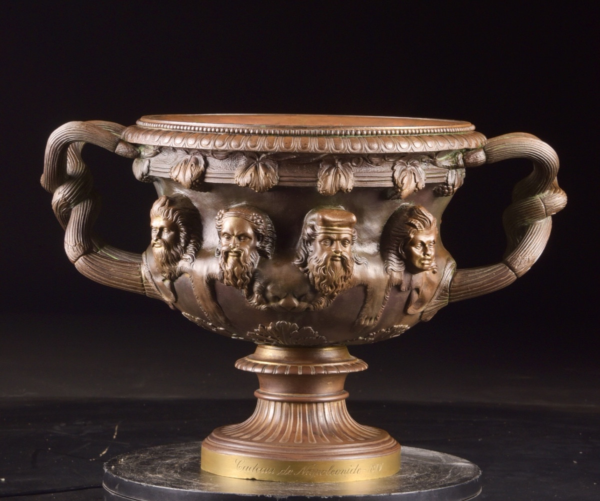 Vase Warwick Vase néoclassique en bronze