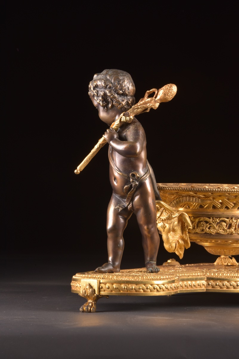 Centre de table Charles X en bronze doré et bronze patiné-photo-3
