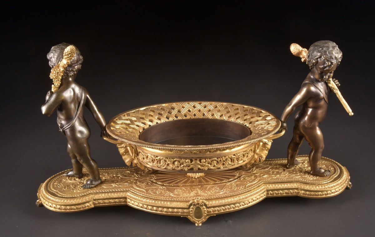 Centre de table Charles X en bronze doré et bronze patiné-photo-5