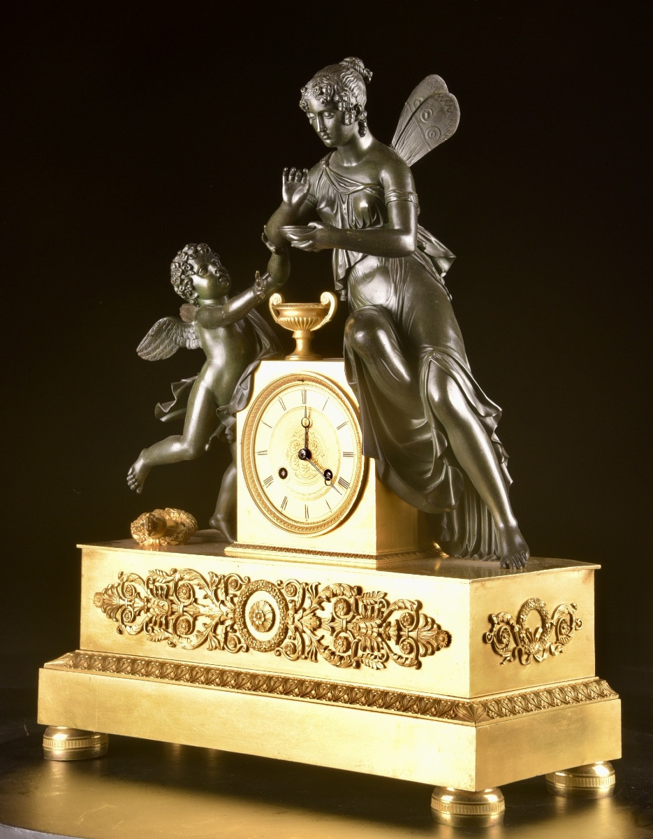 Pendule de cheminée d’époque Empire avec figure féminine et putto ailé (chérubin)-photo-3