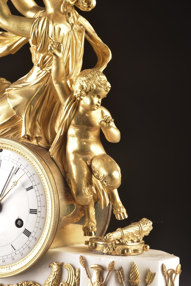Pendule Louis XVI au groupe allégorique de l'Amour  France, fin du XVIIIe siècle-photo-1