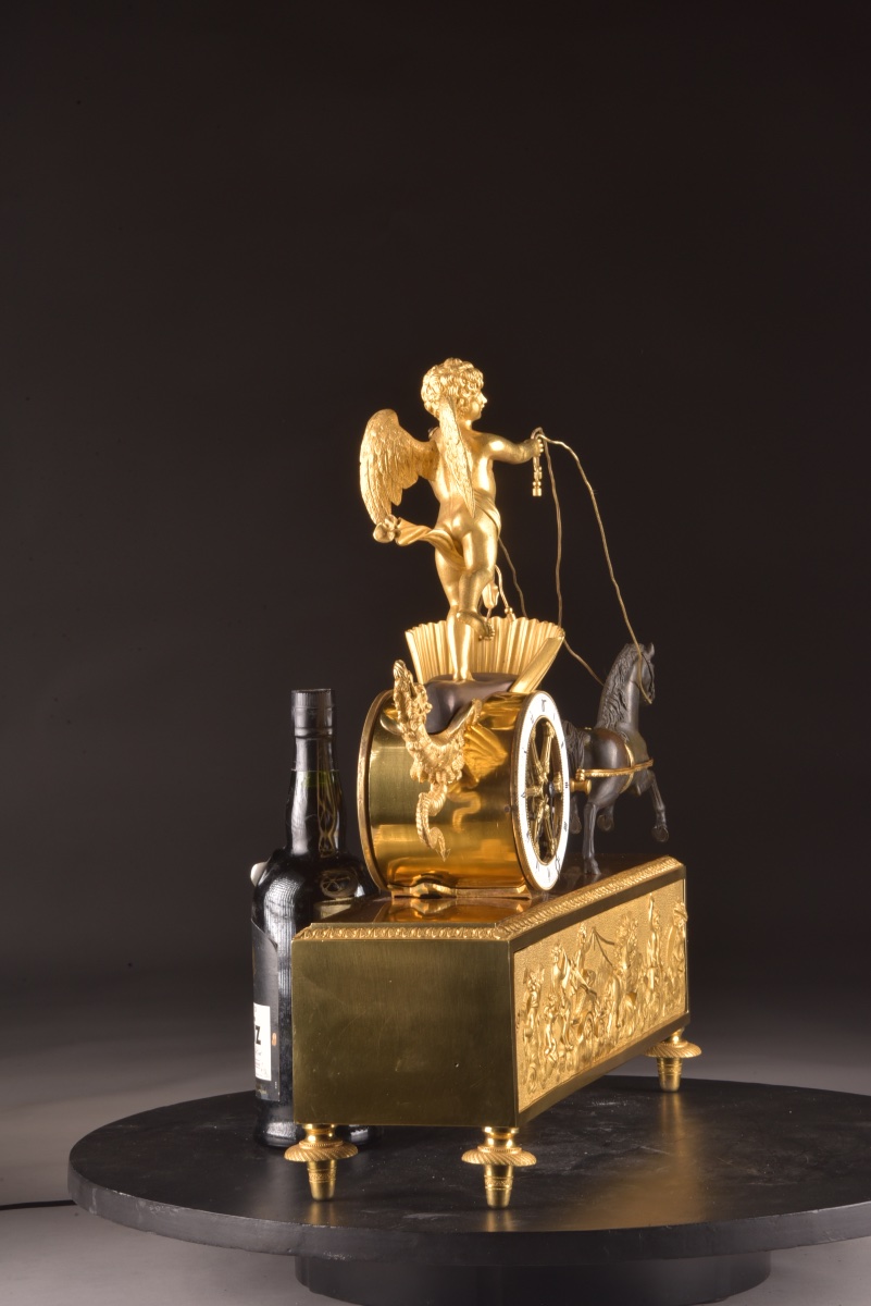 Pendule de char d’époque Empire en bronze doré et patiné, signée Courvoisier à Paris, vers 1805-photo-3
