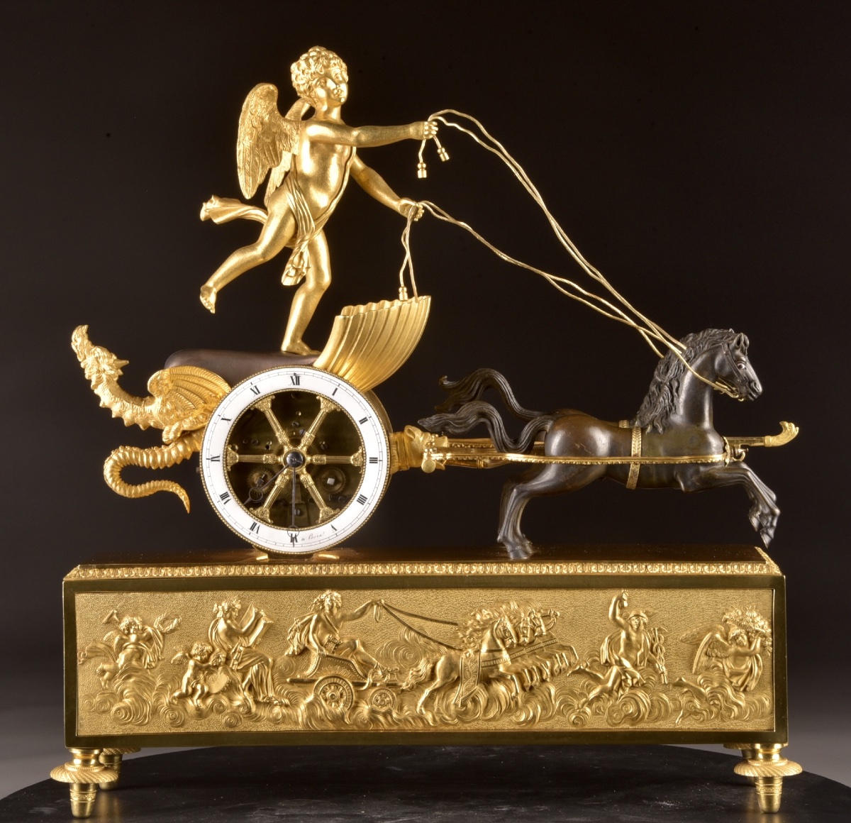 Pendule de char d’époque Empire en bronze doré et patiné, signée Courvoisier à Paris, vers 1805